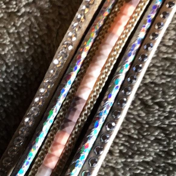 🎉HOST PICK/TAUPE RHINESTONE LEATHER WRAP BRACELET - Picture 3 of 11